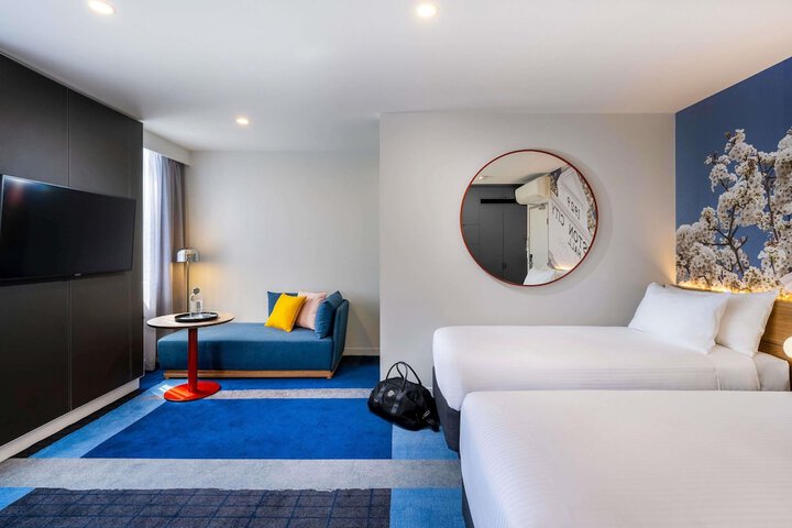 Room 53 of 158