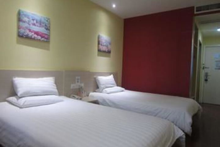 Room 30 of 61