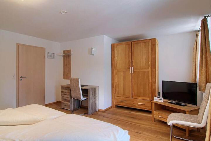 Room 14 of 24