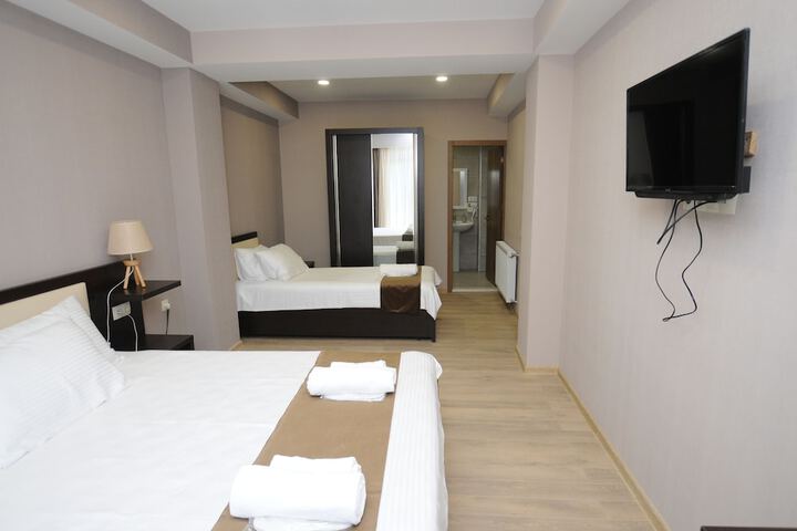 Room 6 of 26