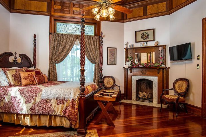 Room 10 of 54