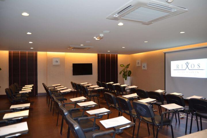 Business Center 136 of 162