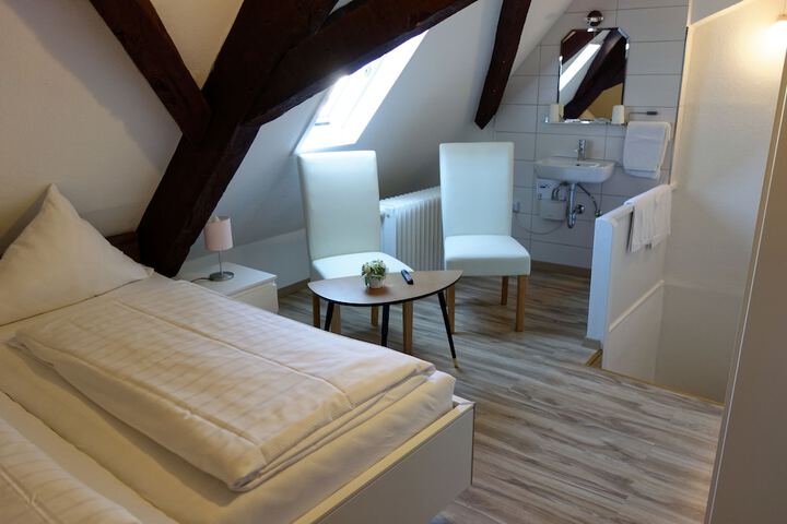 Room 15 of 71