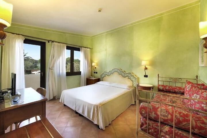 Room 3 of 17