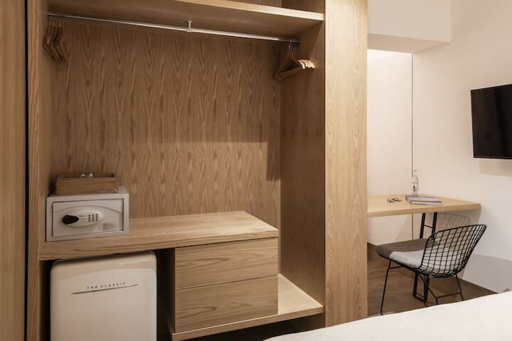 Room 4 of 53