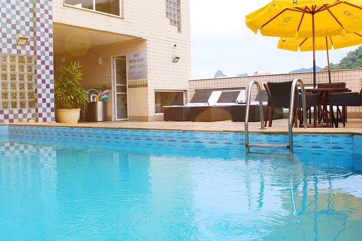 Pool 40 of 77