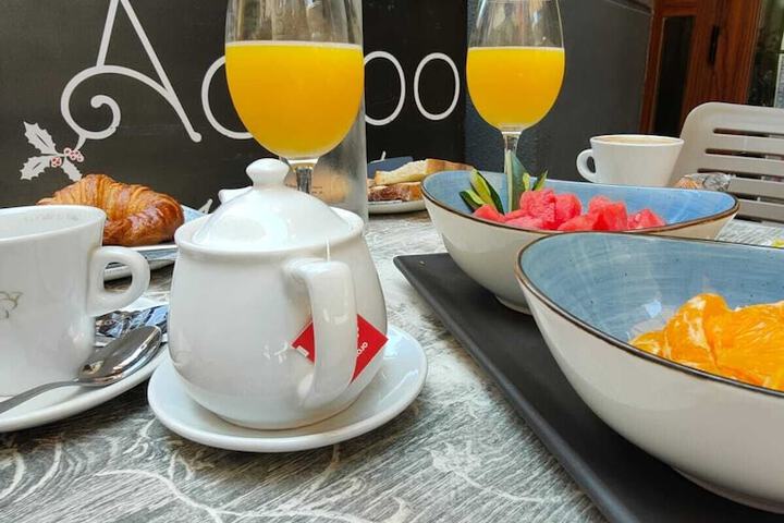 Breakfast/Coffee Service 84 of 101