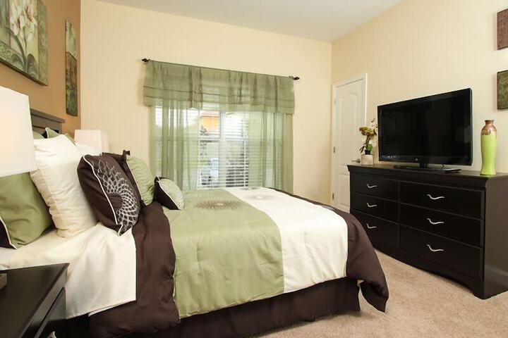 Room 7 of 24