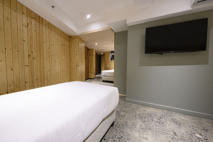 Room 25 of 72