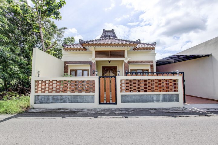 Capital O 93718 Homestay 3 Bidadari