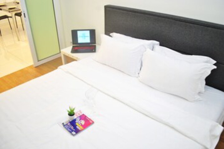Room 32 of 38