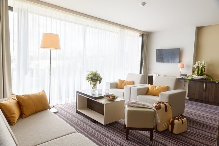 Room 10 of 52