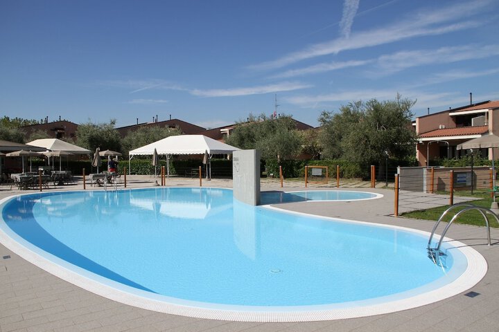 Hotel with Pool