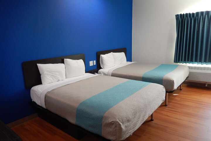 Room 3 of 7