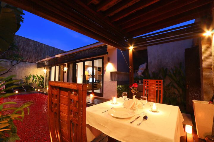 Dining Photos