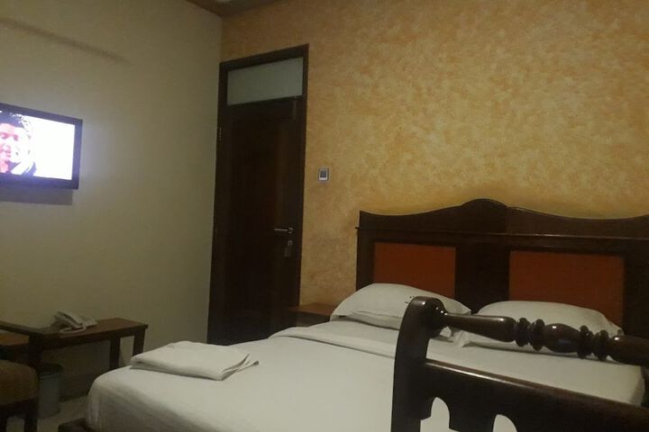 Room 15 of 43