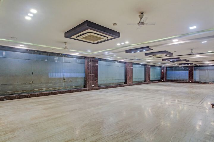 Ballroom/Hall 43 of 69