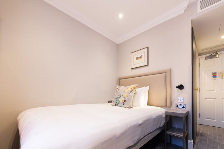 Room 8 of 55