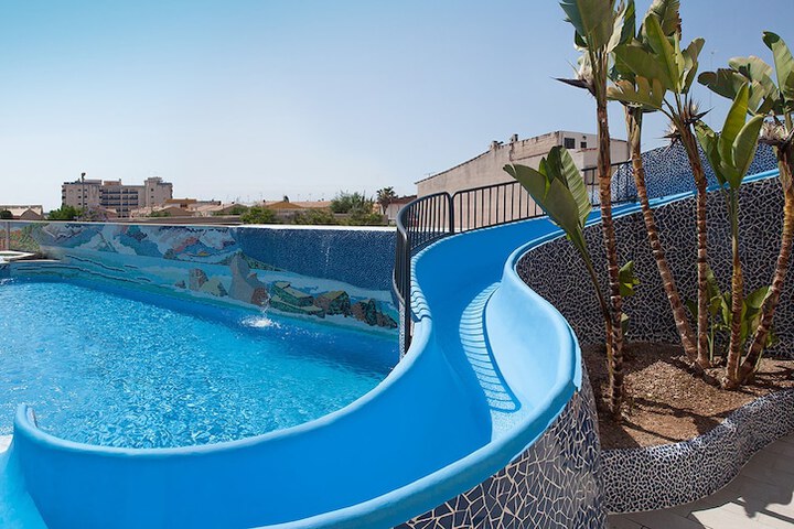 Hotel Pool