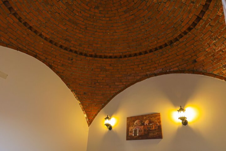 Room 3 of 38