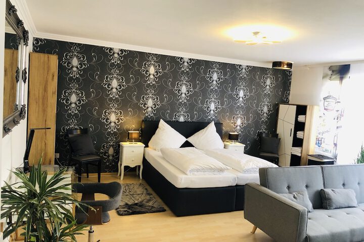 Room 6 of 52