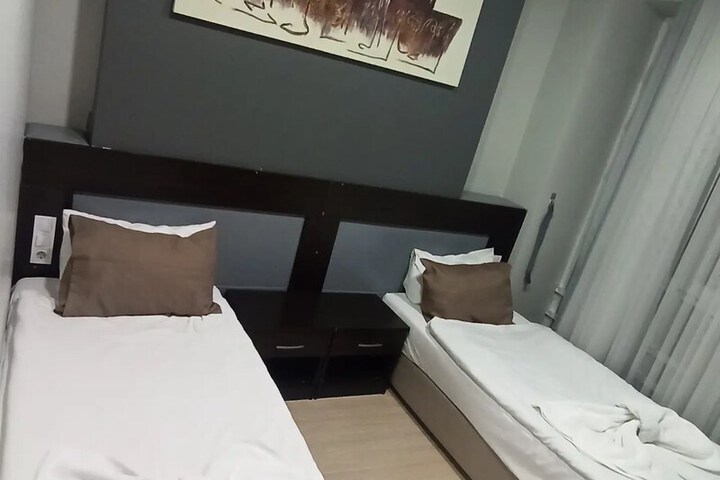 Room 21 of 29
