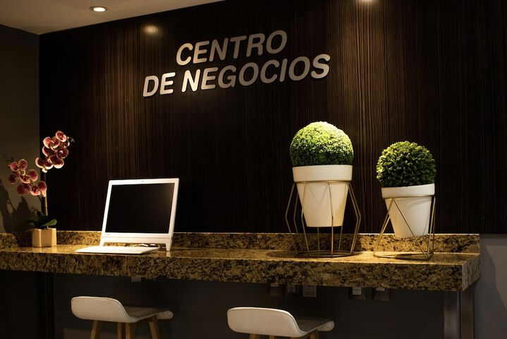 Business Center 56 of 63