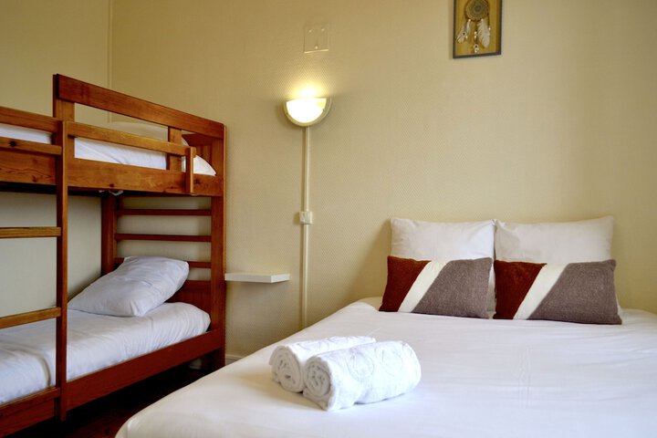 Room 17 of 32