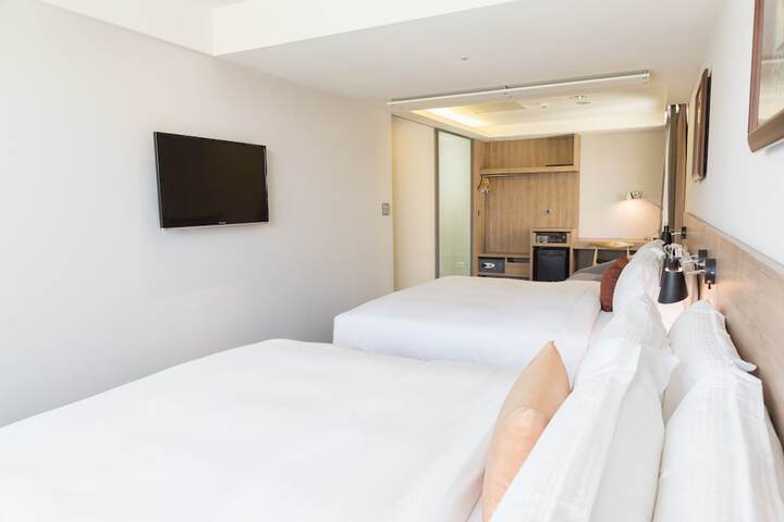 Room 10 of 39