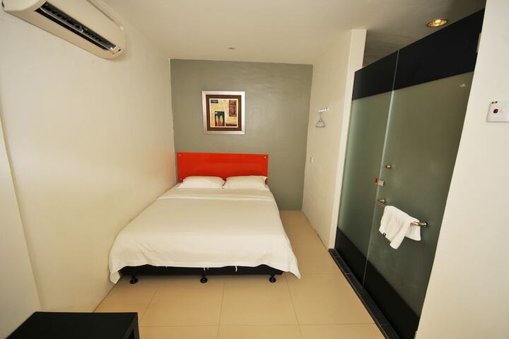Room 20 of 48