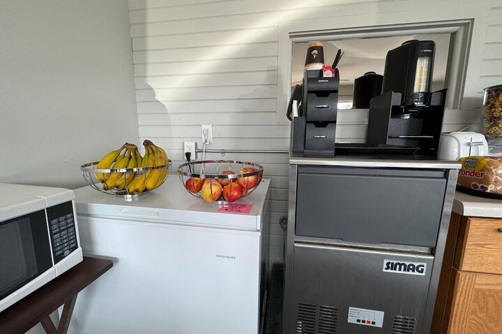 Breakfast/Coffee Service 18 of 53