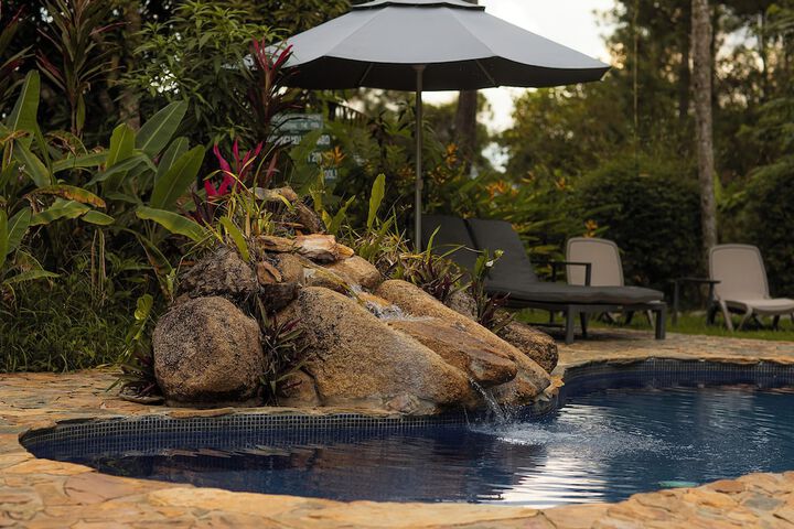 Pool 122 of 252