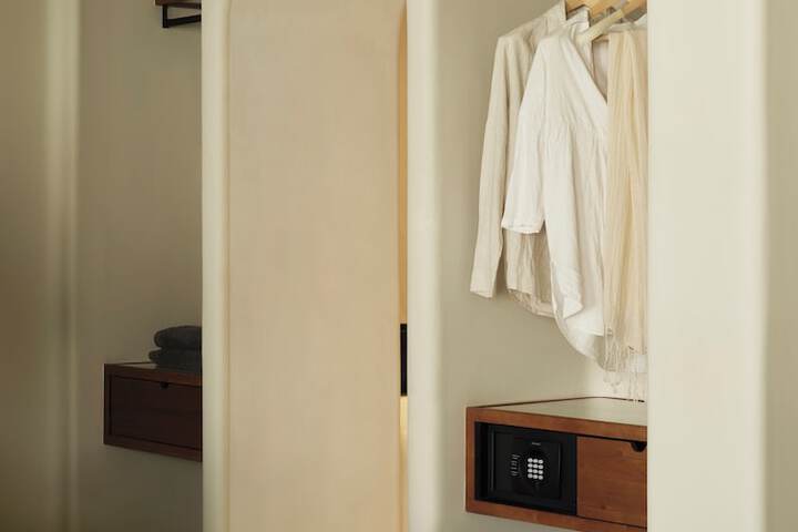 Room 44 of 110