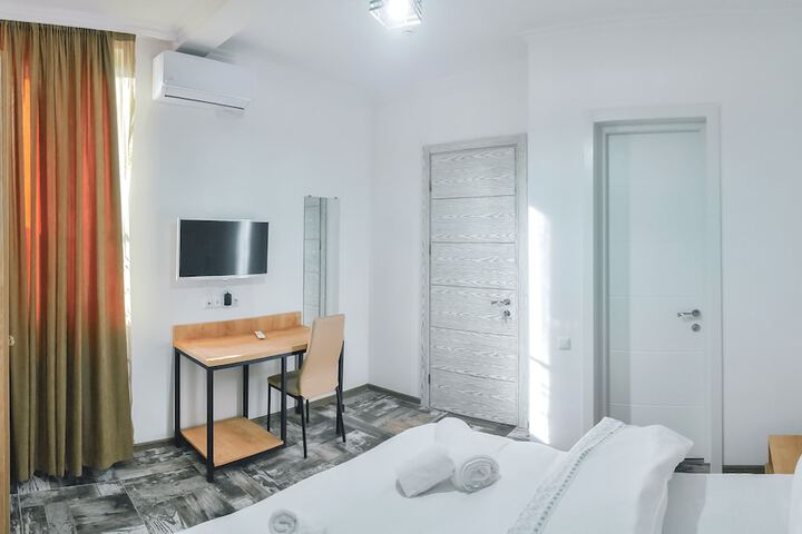 Room 5 of 21