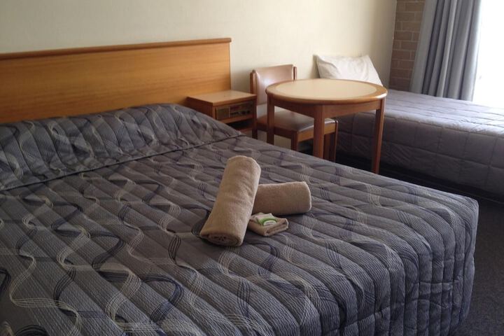 Room 6 of 24