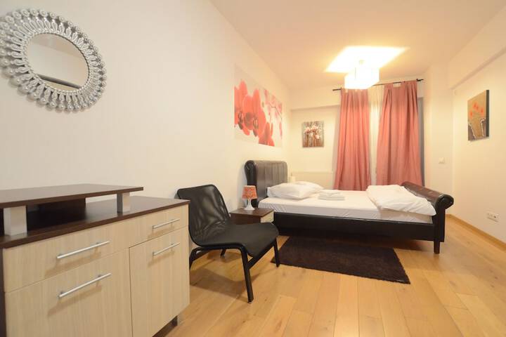 Room 9 of 206