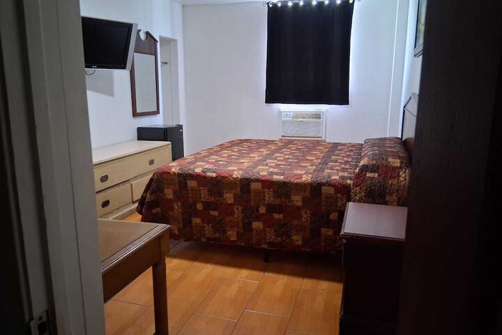 Room 19 of 34