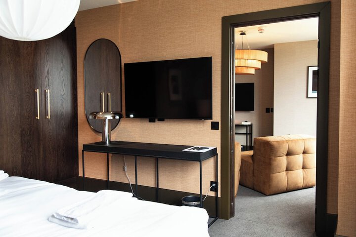 Room 41 of 64