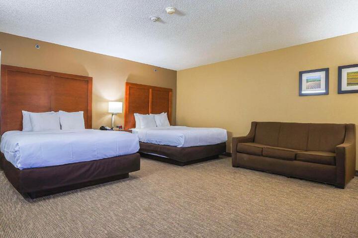2 Queen Beds Accessible (6 of 9)
