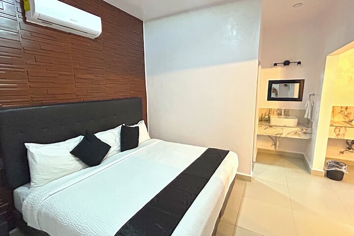 Room 5 of 50