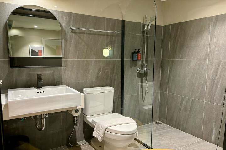 Room 93 of 161