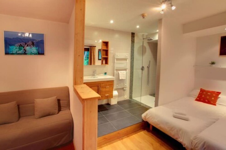 Room 60 of 83