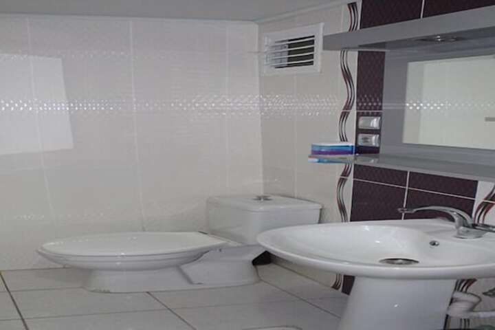 Room 7 of 11