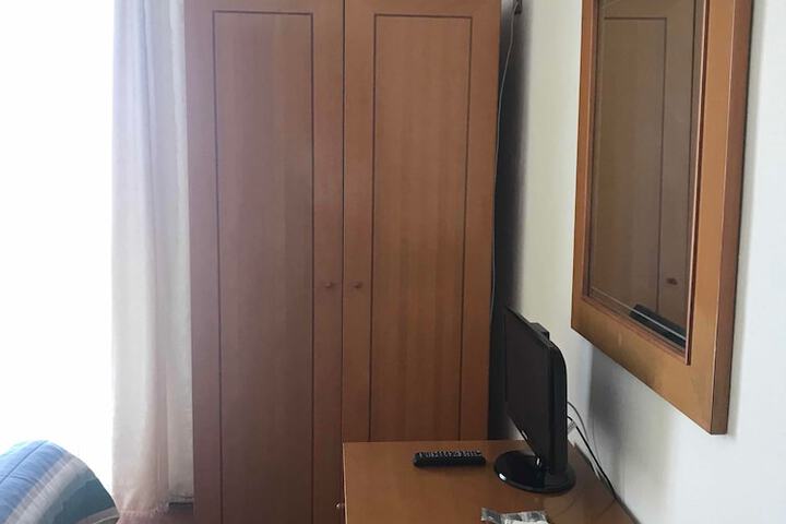 Room 11 of 45