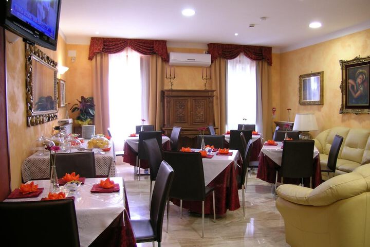 Dining 49 of 61