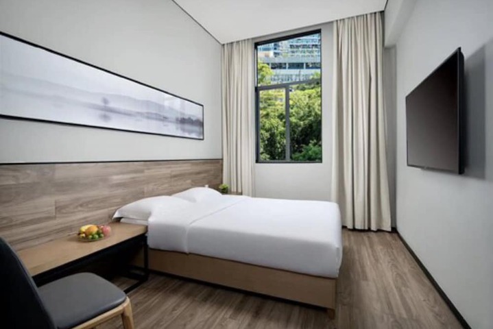 Room 11 of 26