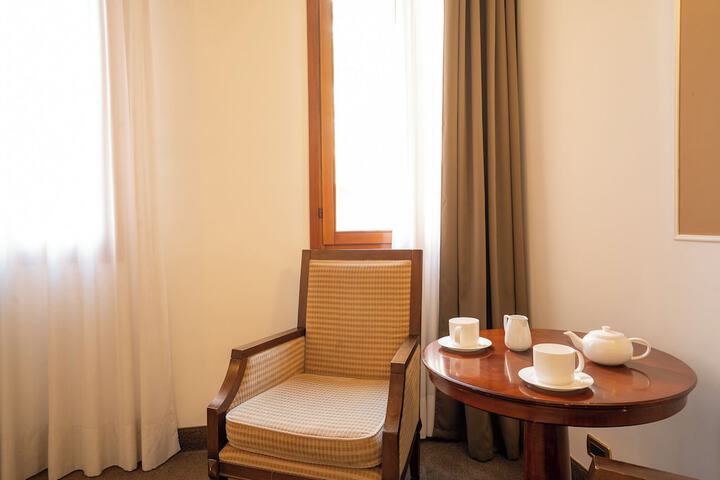 Room 15 of 63