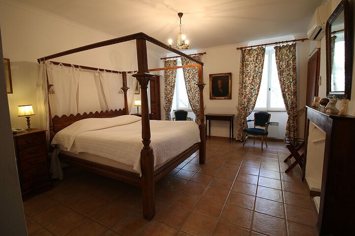 Room 17 of 48