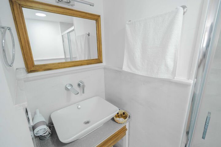 Room 43 of 61