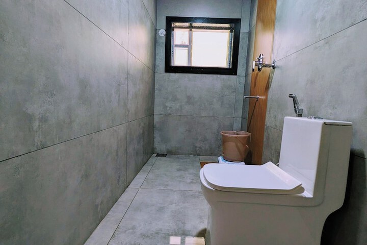 Room 19 of 28